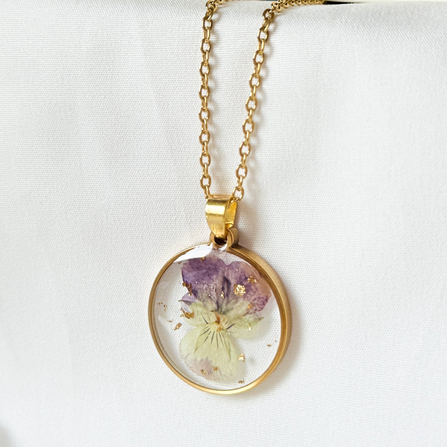 Pansy Round Gold Necklace