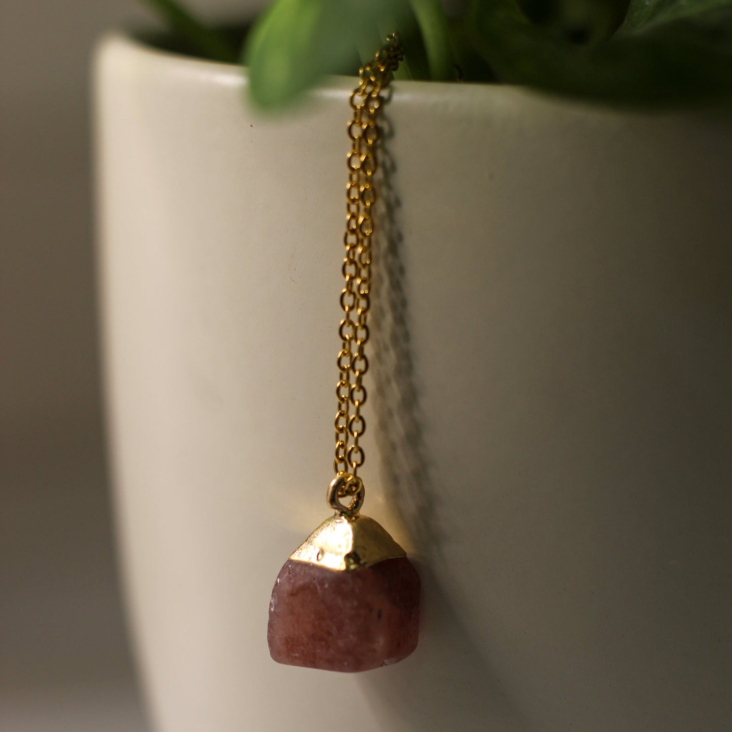 Raw Stone Crystal Necklace Square (Red)