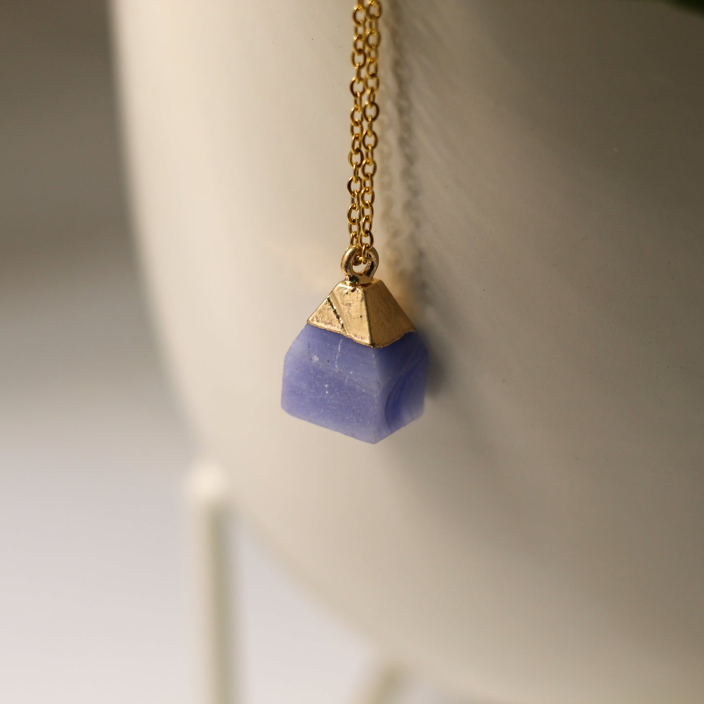 Raw Stone Crystal Necklace Square (Light Purple Blue)