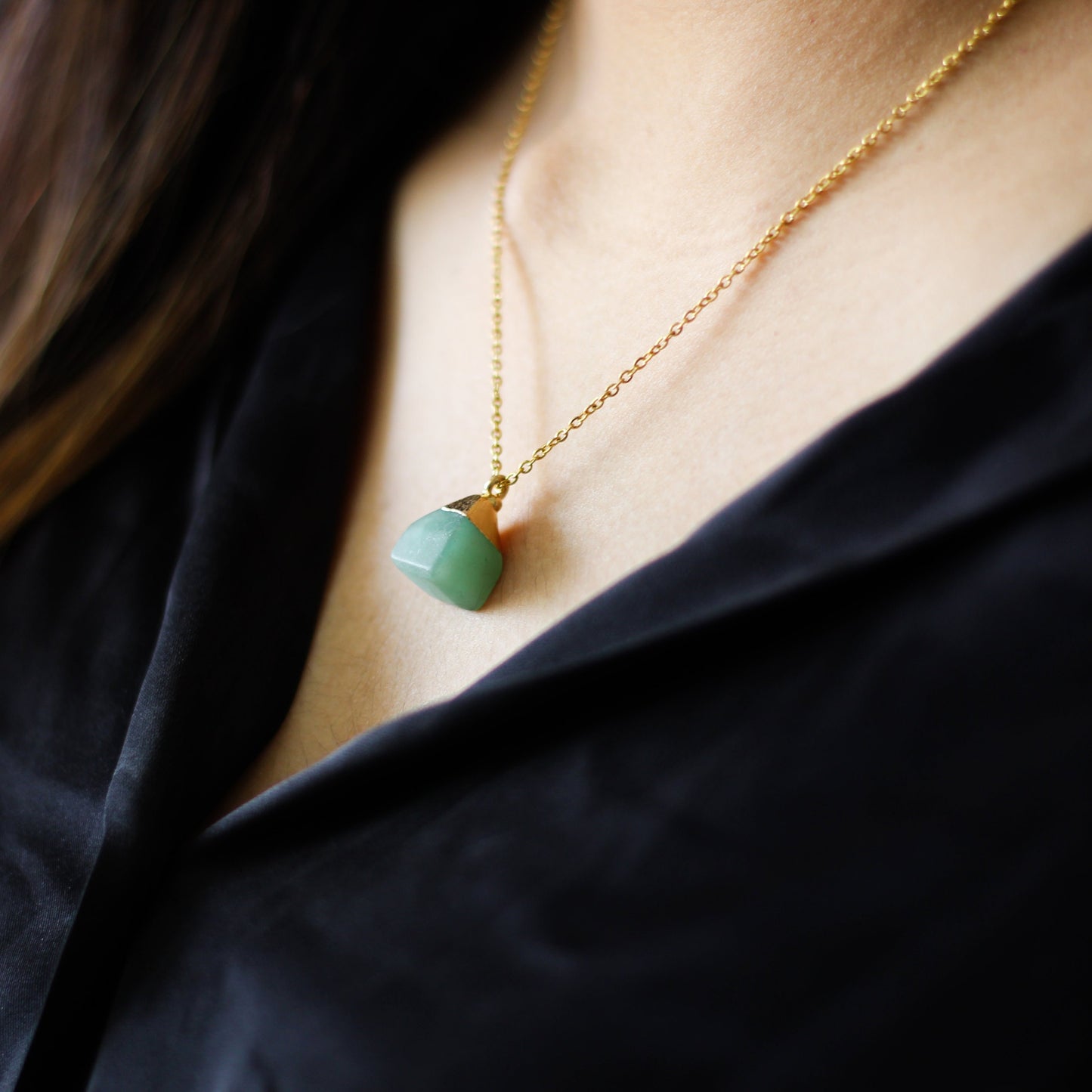 Raw Stone Crystal Necklace Square (Teal)