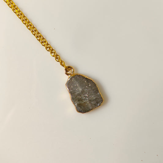 Raw Stone Crystal Necklace (Grey)